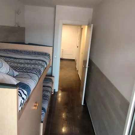 3 Bedrooms With Wifi At *