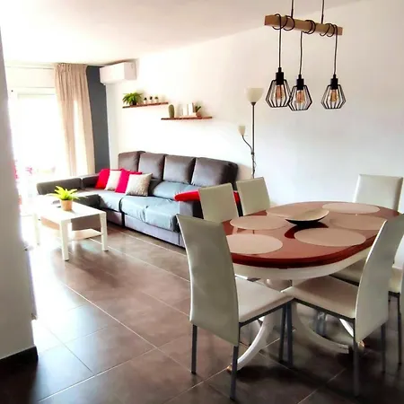 3 Bedrooms With Wifi At *